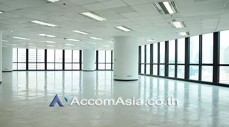  1  Office Space For Rent in Silom ,Bangkok BTS Sala Daeng - MRT Silom at United Center AA10403